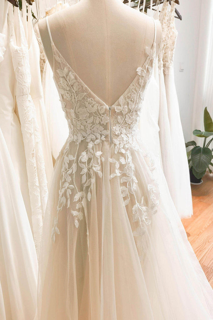 A-Line Sweep-Brush Train Lace Tulle Wedding Dress CW3119CR - COCOMELODY