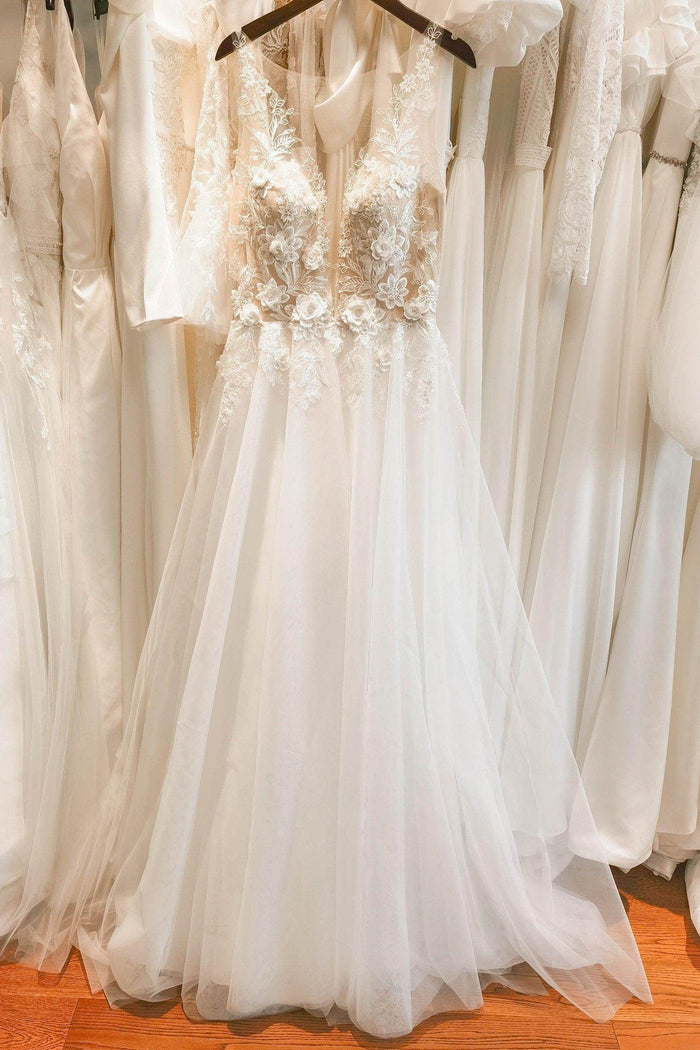 A-Line Sweep-Brush Train Lace Tulle Wedding Dress CW3115 - COCOMELODY