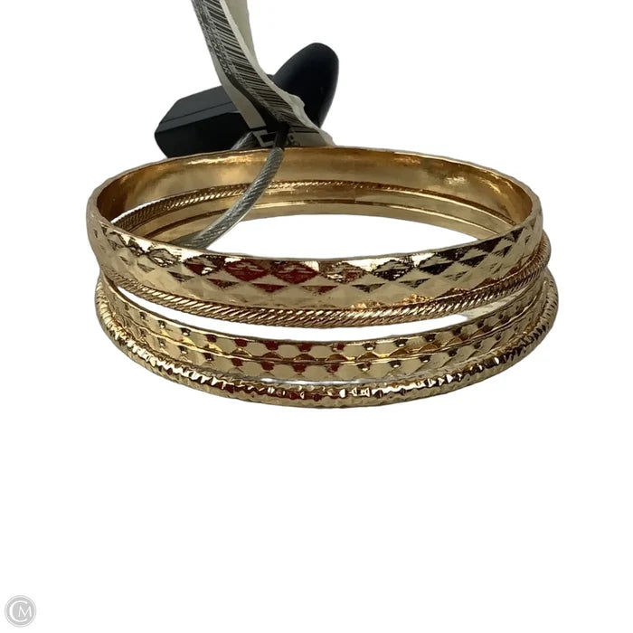 Bracelet Bangle By Clothes Mentor, Size: 05 Piece Set