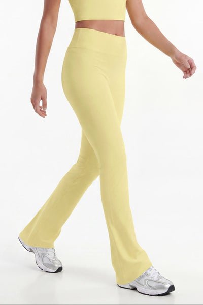 https://cdn.shopify.com/s/files/1/0293/9277/files/04-29-26_S3_1_B425SP1203_Yellow_KJ_PC_07-40-43_32652-3_EH_JA_MH.jpg?v=1778522964&with=400&height=600