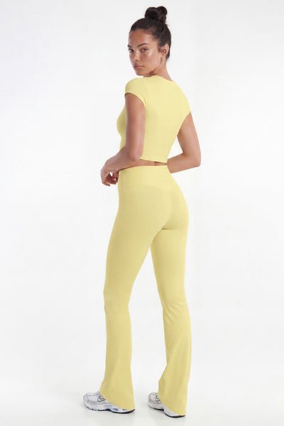 https://cdn.shopify.com/s/files/1/0293/9277/files/04-29-26_S3_1_B425SP1203_Yellow_KJ_PC_07-40-43_32652-5_EH_JA_MH.jpg?v=1778522942&with=400&height=600