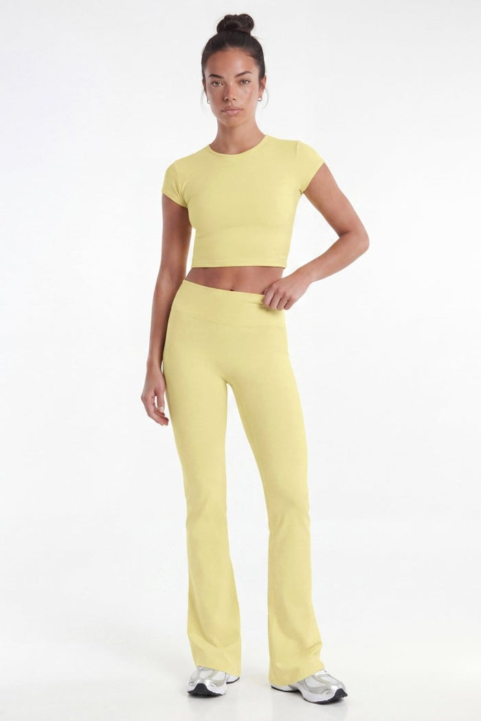 https://cdn.shopify.com/s/files/1/0293/9277/files/04-29-26_S3_1_B425SP1203_Yellow_KJ_PC_07-40-43_32652-5_1__EH_JA_MH.jpg?v=1778522942