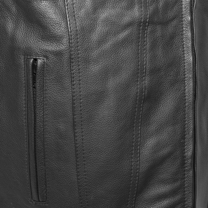 Men's Badlands Zipper Vest: Features:

Soft milled cowhide
Two single snaps chest pockets
Blacked out zip side pockets and si