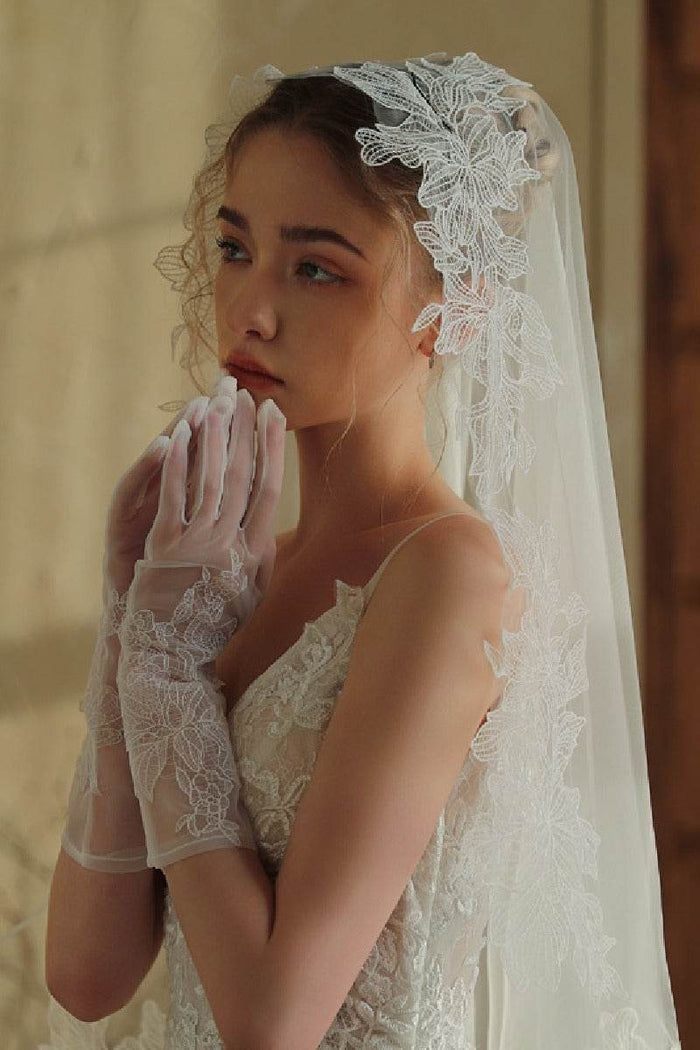 One-tier Lace Edge Tulle Lace Cathedral Veils with Appliques 888802558270 - COCOMELODY