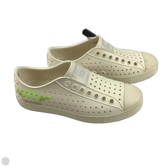Shoes Flats By Star Wars x native  In Cream, Size: 6