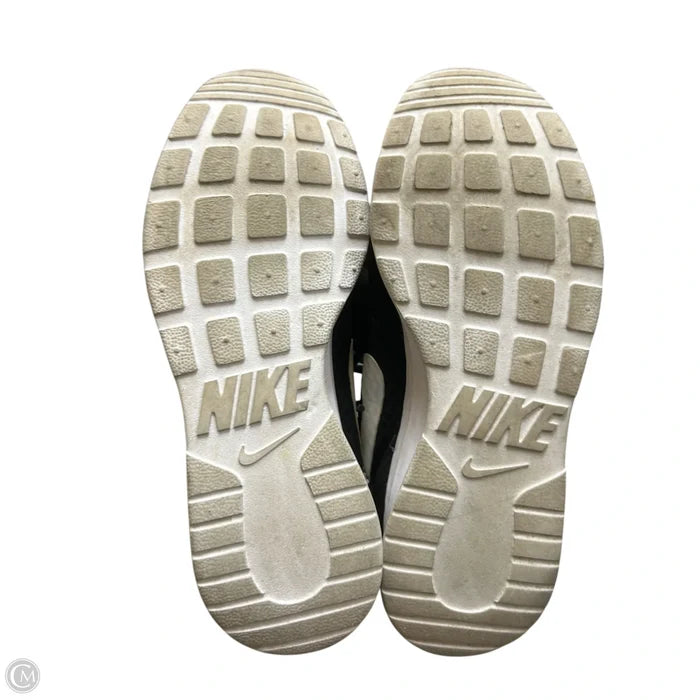 Shoes Sneakers By Nike In Black & White, Size: 6