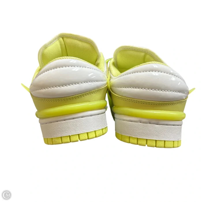 Shoes Sneakers By Nike In Green & White, Size: 10.5