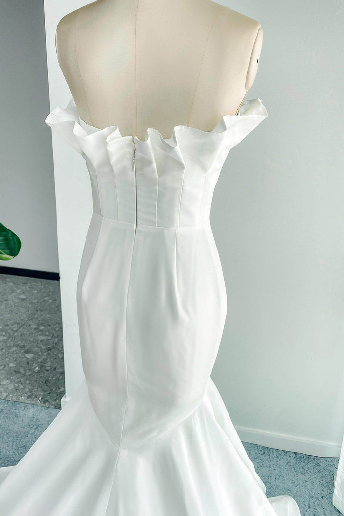 Trumpet-Mermaid Court Train Taffeta Wedding Dress CW3131 - COCOMELODY
