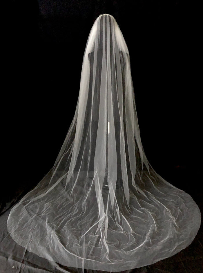 Veil 500a: Vera Wang chapel cut edge veil on headband in Ivory