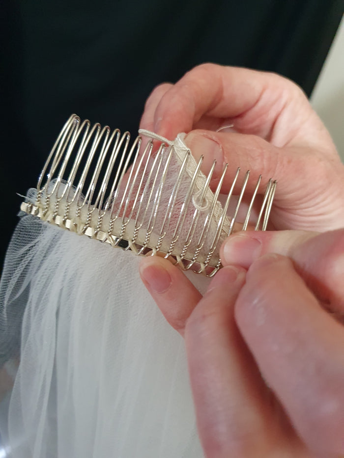 Veil 999: Detachable blusher on loops